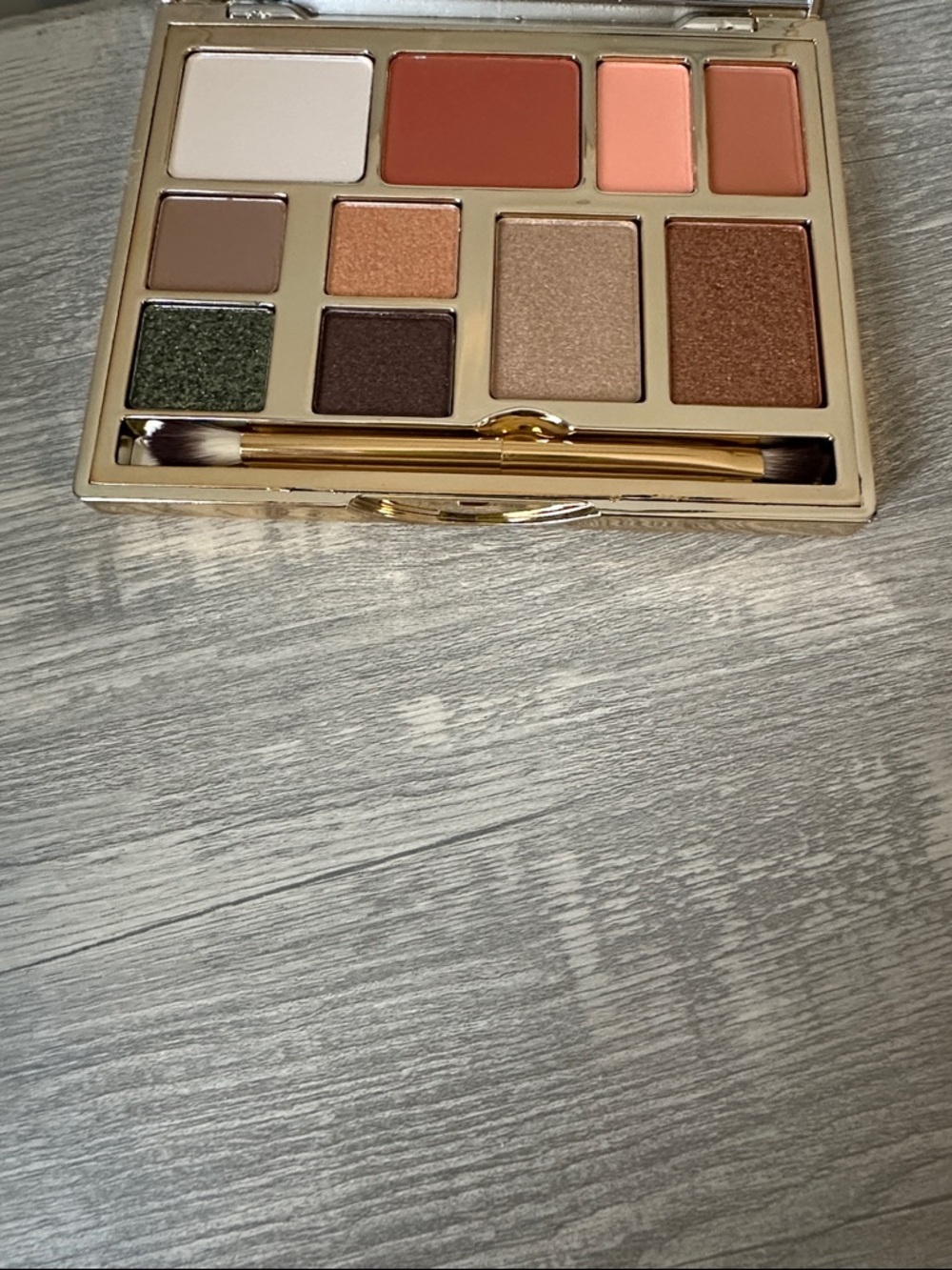 NWOT Neutral and Olive Eyeshadow Palette - Warm Neutrals with Green Accent